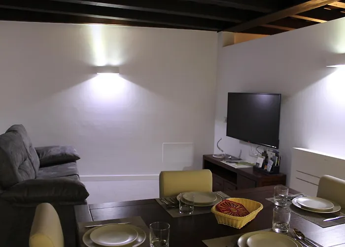 Alquiler de vacaciones: Apartaments y Habitacions Entre Volcans